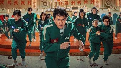 《鱿鱼游戏2》今日下午四点首播，网友们直呼无心上班。