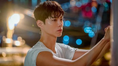 朴宝剑《Good Boy》战损造型曝光！眼神杀诠释&ldquo;永不低头的青春&rdquo;引期待