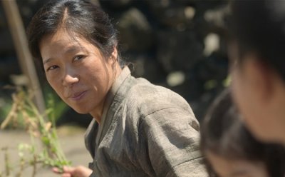 《苦尽柑来遇见你》赚足眼泪，只播4集为何能获得9.3高分？廉慧兰饰演IU的海女母亲，让观众连连哭泣