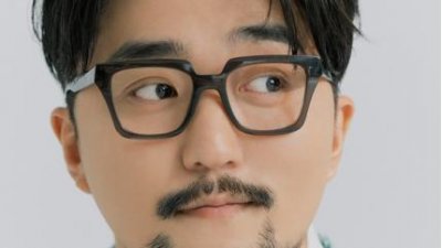 【新闻】柳炳宰正与一位美貌的年轻女性恋爱中