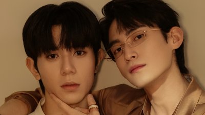 《涨潮时接吻》- 财阀少爷X穷困美术生，契约同居到真香的修罗场